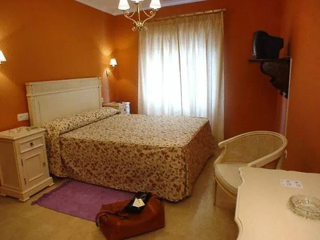  Hostal Emilia